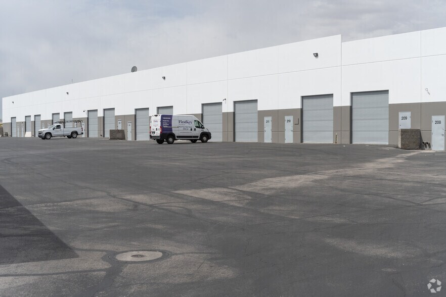 More Photos Of 5740 Arville St, Las Vegas Warehouse For Lease