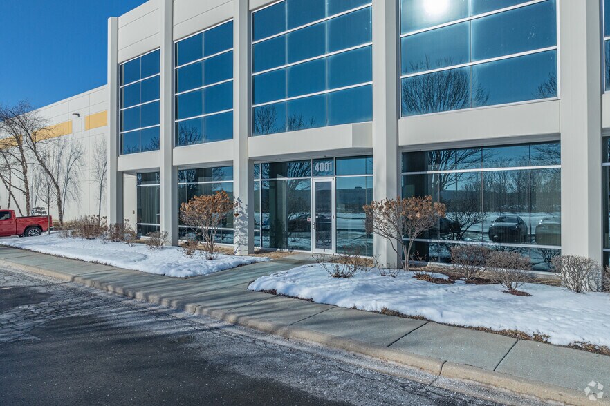 More Photos Of 4001 Olympic Blvd, Joliet Distribution For Lease