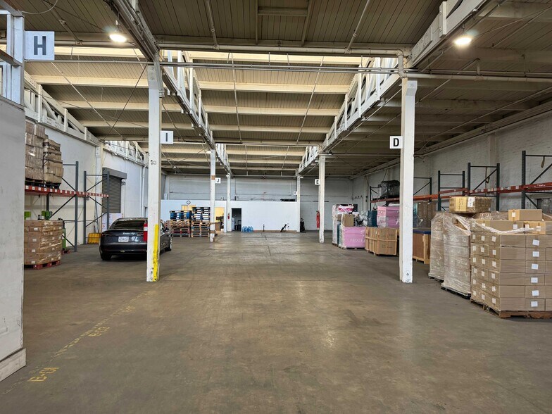 More Photos Of 2254 E 49th St, Vernon Manufacturing For Lease