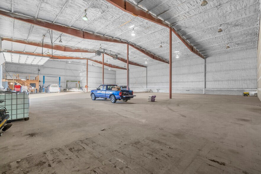 More Photos Of 40 Oliver Ter, Shelton Warehouse For Lease