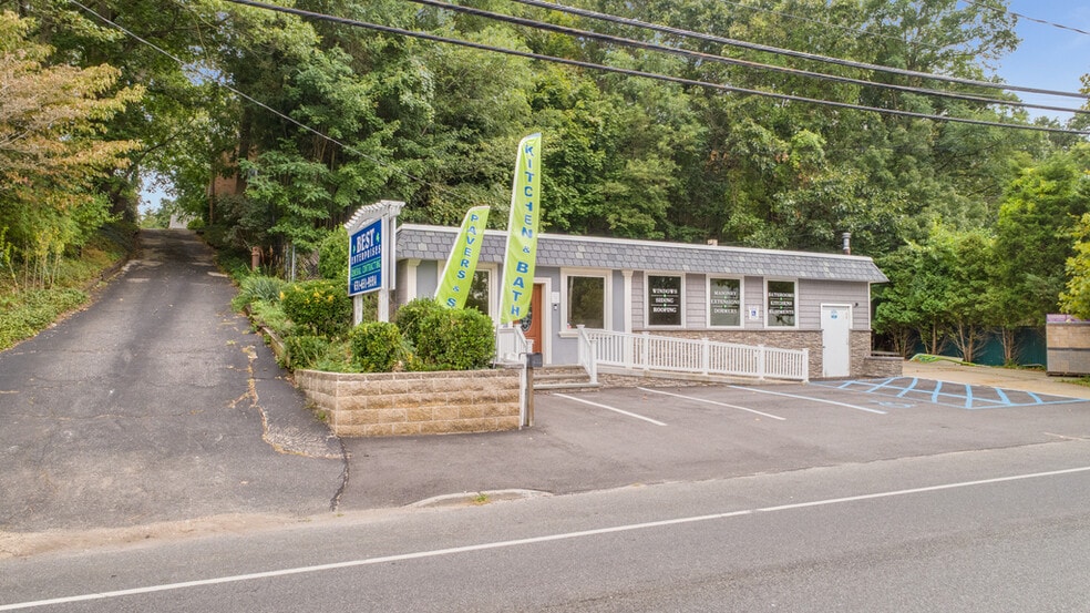 Primary Photo Of 173 Terry Rd, Smithtown Medical For Lease
