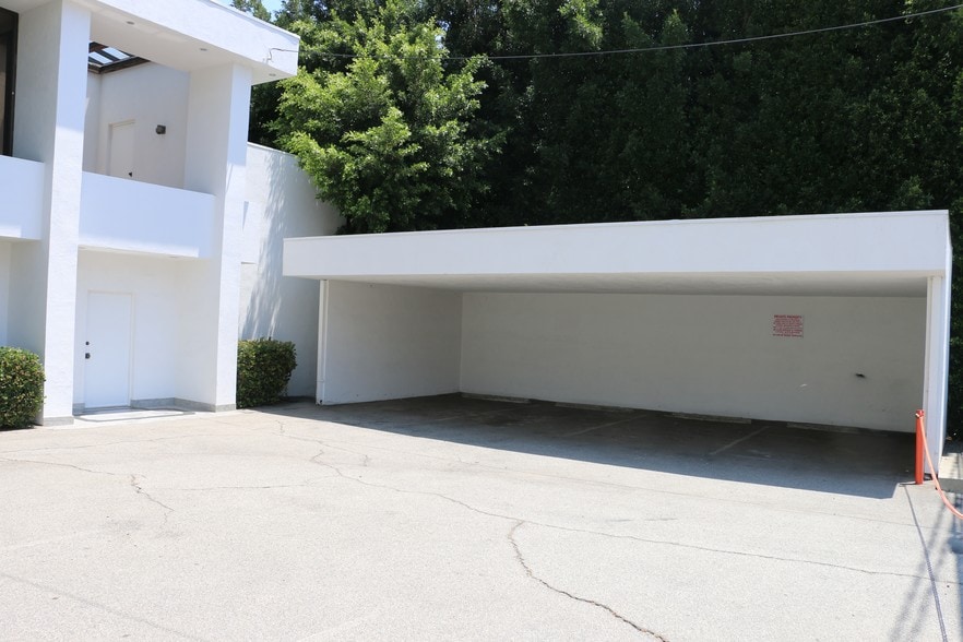 More Photos Of 145 S Rodeo Dr, Beverly Hills Storefront Retail Office For Lease
