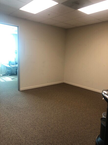 More Photos Of 603 N Parkcenter Dr, Santa Ana Unknown For Lease