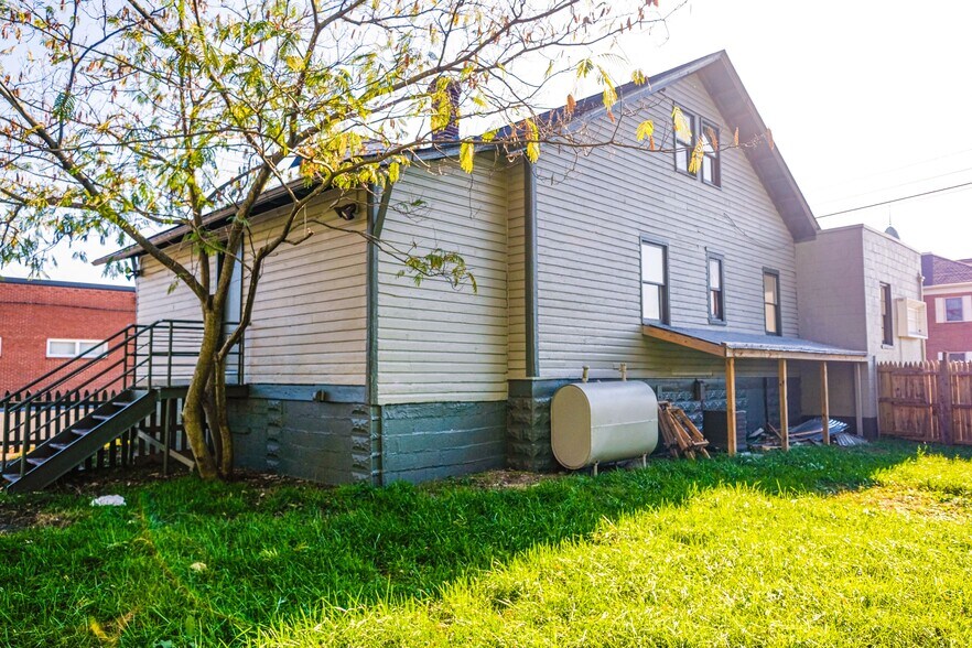 More Photos Of 3040 Leonardtown Rd, Waldorf Freestanding For Sale