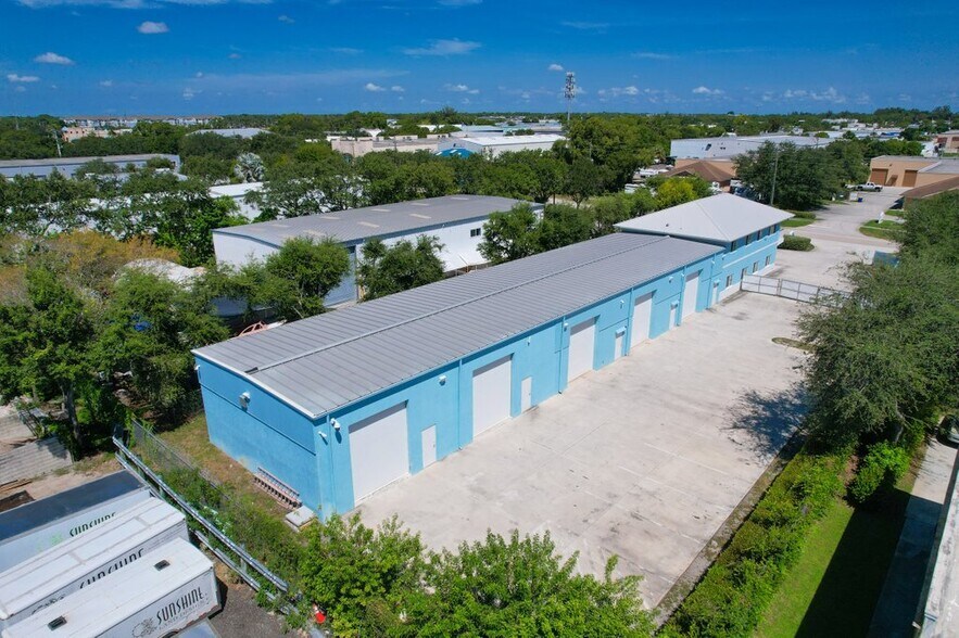 More Photos Of 3322 SE Gran Park Way, Stuart Warehouse For Sale
