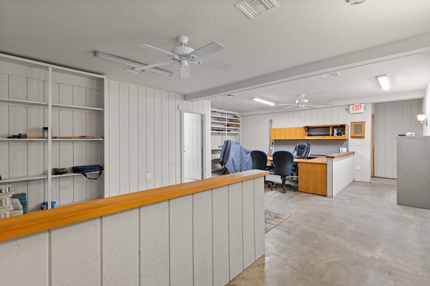 More Photos Of 6024 Cortez Blvd, Weeki Wachee General Retail For Sale