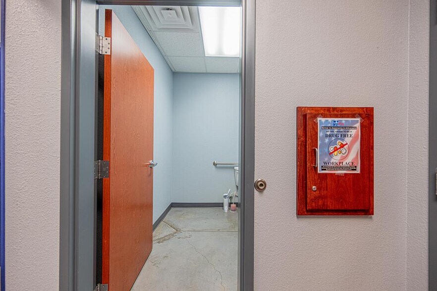 More Photos Of 650 S John Ben Shepperd Pky, Odessa Office For Sale