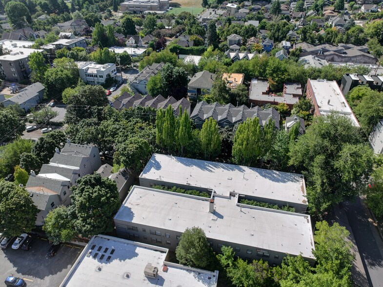 More Photos Of 2737 NW Upshur St, Portland Apartments For Sale