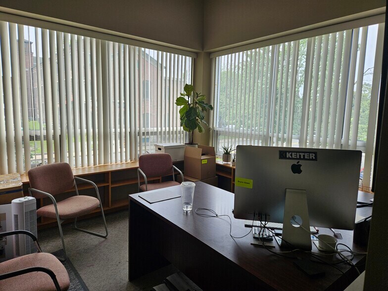 More Photos Of 35 Main St, Florence Storefront Retail Office For Lease