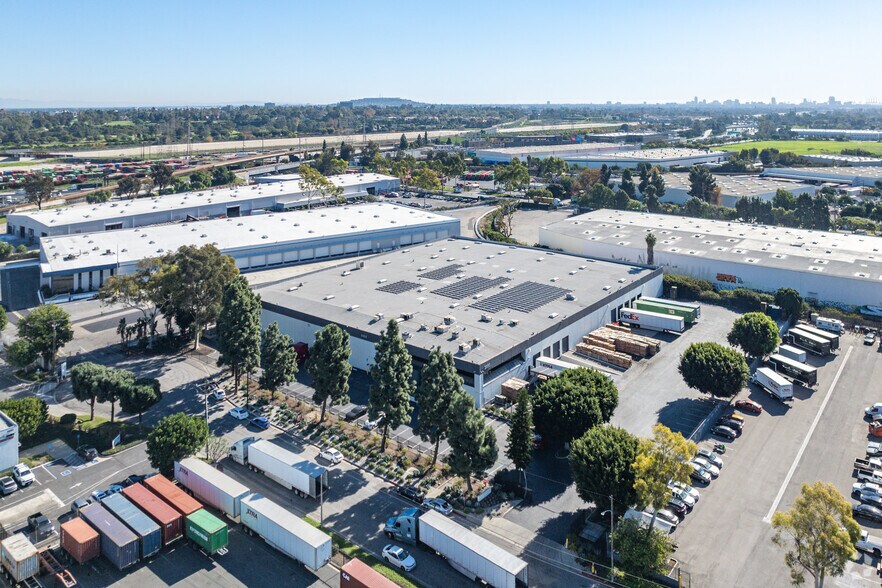 More Photos Of 2850 E El Presidio St, Long Beach Warehouse For Lease
