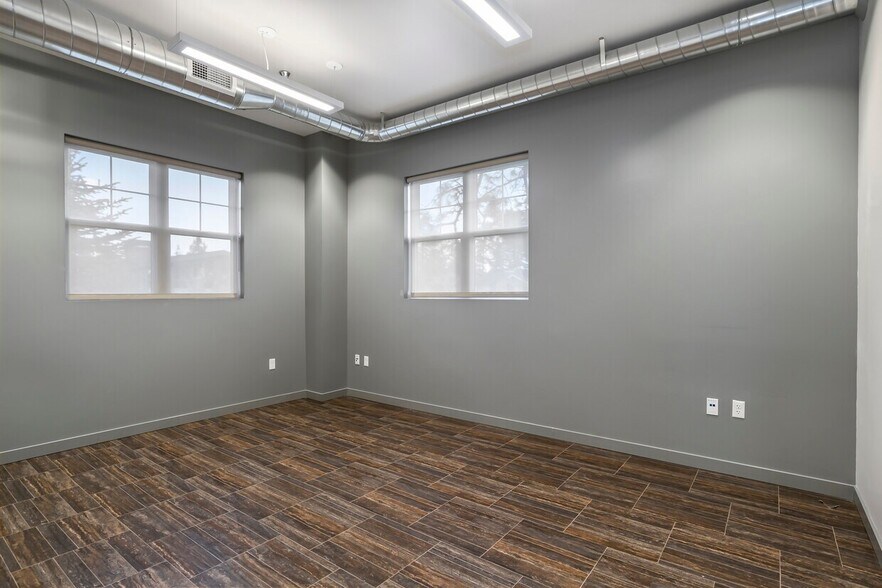 More Photos Of 295 W Lundgren Mill Dr, Sisters Food Processing For Sale