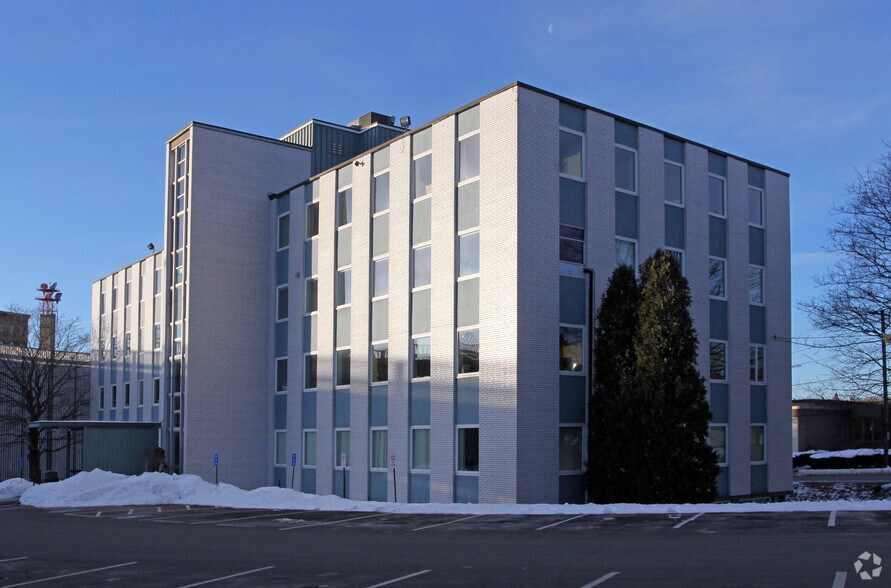 More Photos Of 101 Amesbury St, Lawrence Medical For Lease