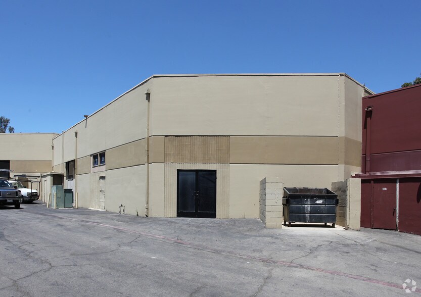 More Photos Of 2135 Industrial Ct, Vista Industrial For Lease
