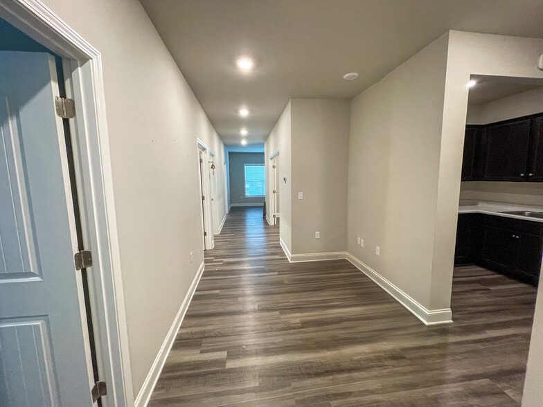 More Photos Of 132 Broadbent Way, Anderson Medical For Lease