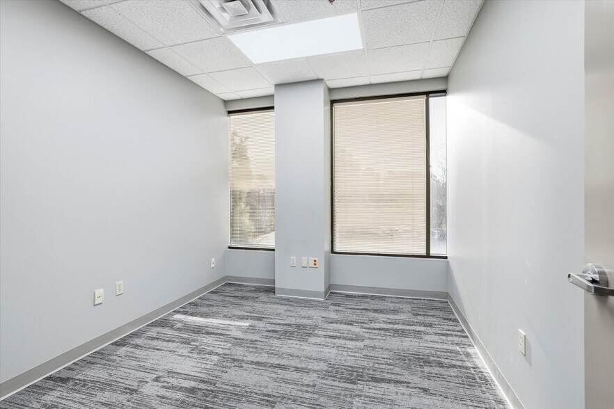 More Photos Of 2252 Killearn Center Blvd, Tallahassee Office For Lease