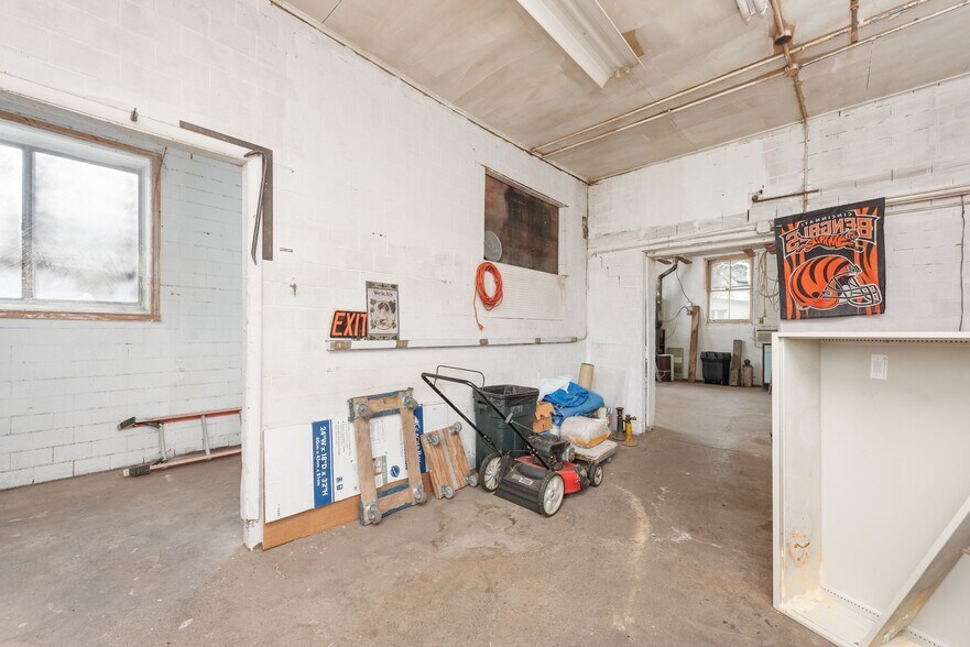 More Photos Of 203 Benson St, Reading Flex For Sale