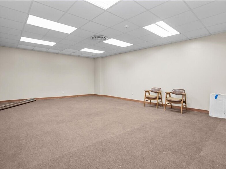 More Photos Of 1819 Spring St, Palestine Specialty For Sale