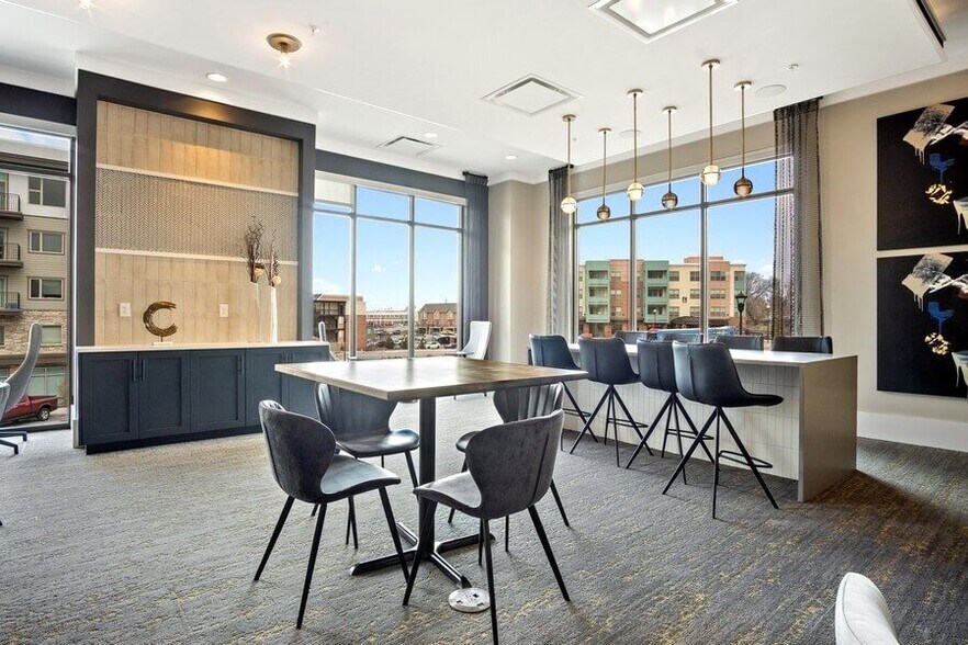 More Photos Of 168 E Midvillage Rd, Sandy Apartments For Lease