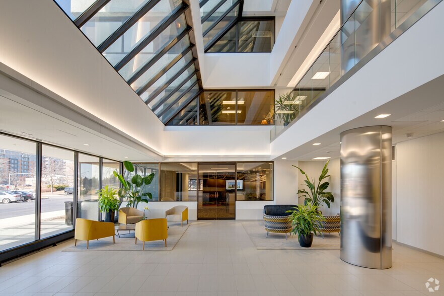 More Photos Of 707 Skokie Blvd, Northbrook Unknown For Lease