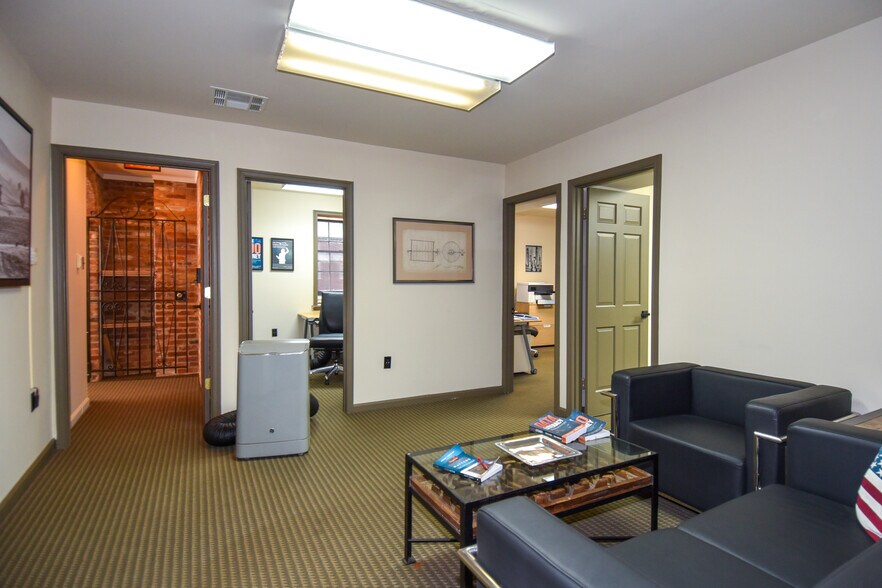 More Photos Of 109-111 S Fairfax St, Alexandria Office For Sale