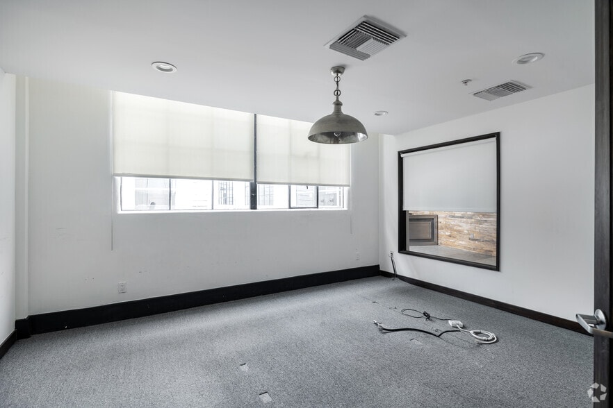 More Photos Of 145-147 Bay St, Santa Monica Loft Creative Space For Sale