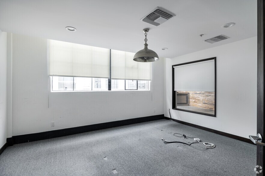 More Photos Of 145-147 Bay St, Santa Monica Loft Creative Space For Lease