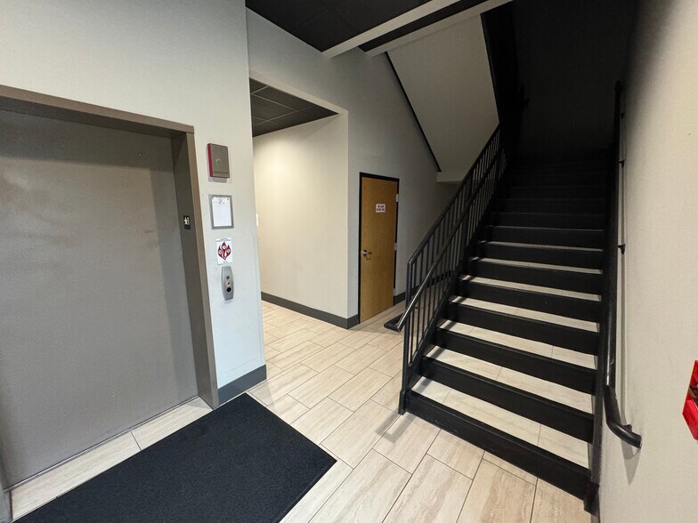 More Photos Of 14785 W 101st Ave, Dyer Medical For Lease