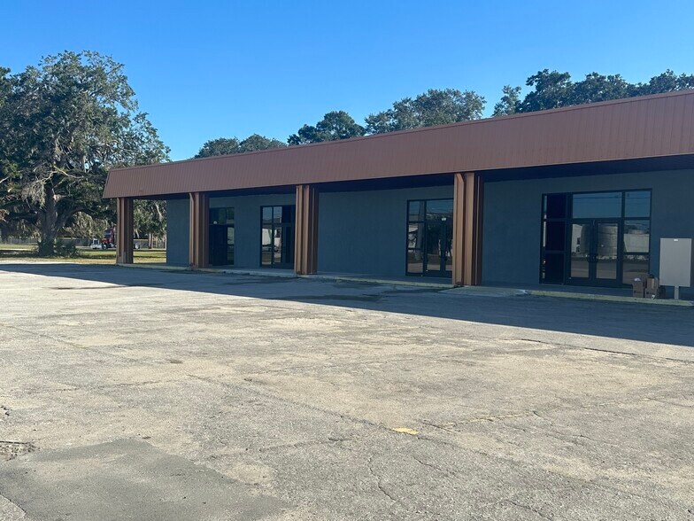 More Photos Of 749 S Central Ave, Umatilla Unknown For Lease