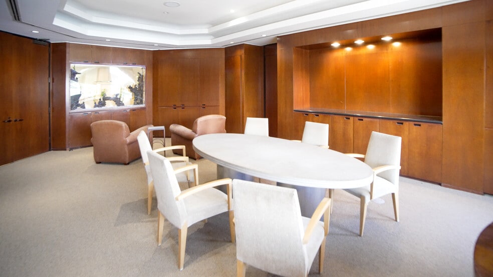 More Photos Of 8840 Wilshire Blvd, Beverly Hills Office For Lease