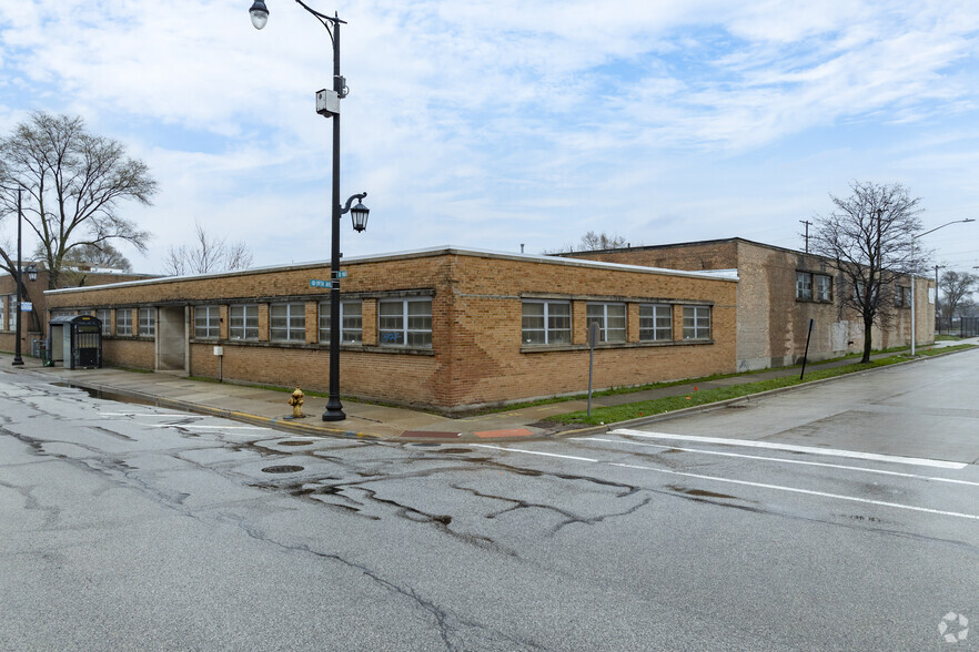 Primary Photo Of 1810-1818 Madison St, Maywood Warehouse For Sale