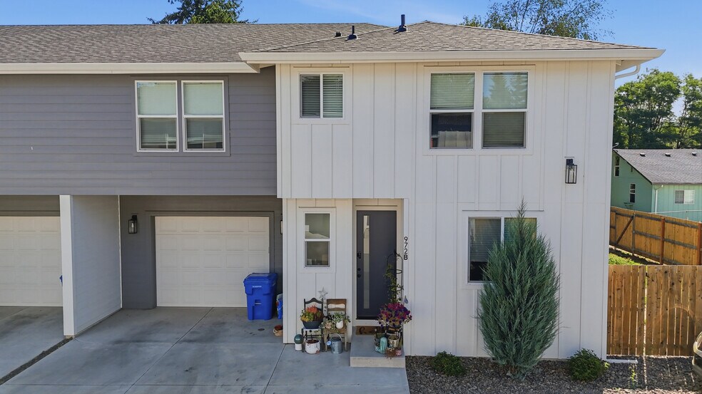 More Photos Of , Kelso Multifamily For Sale