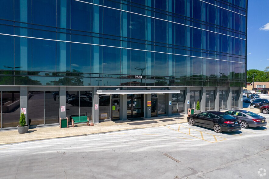 More Photos Of 9730 S Western Ave, Evergreen Park Medical For Lease
