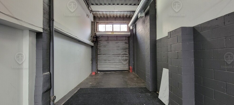 More Photos Of 164 20th St, Brooklyn Office For Lease