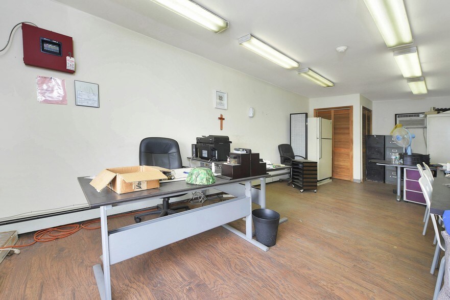 More Photos Of 16 Marion St, Hackensack Warehouse For Lease