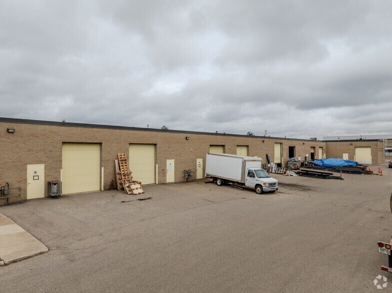 More Photos Of 2500 Williams Pky, Brampton Warehouse For Sale