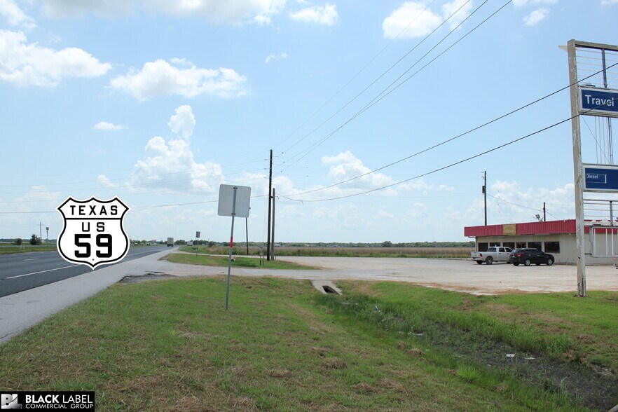 More Photos Of 33734 US-59, Louise Restaurant For Sale