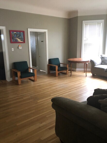 More Photos Of 111 Cass Ave, Mount Clemens Office For Sale