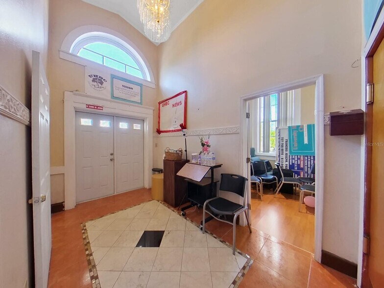 More Photos Of 953 E 11th Ave, Tampa Religious Facility For Lease