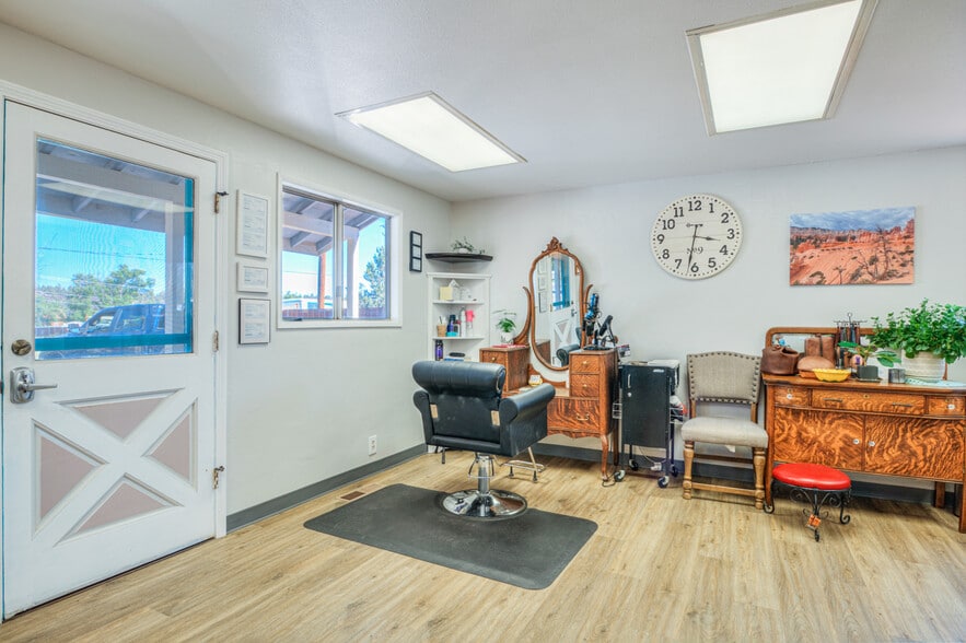 More Photos Of 64661 Bruce Ave, Bend General Retail For Sale