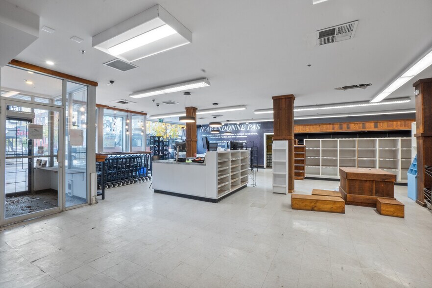 More Photos Of 3930-3932 St Ontario E, Montréal Storefront Retail Residential For Sale