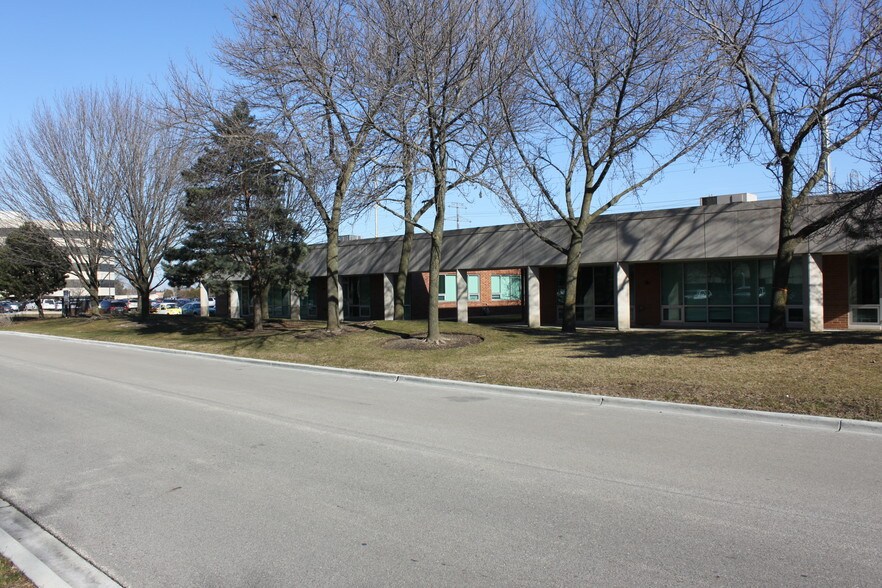 More Photos Of 85-95 Revere Dr, Northbrook Office For Lease