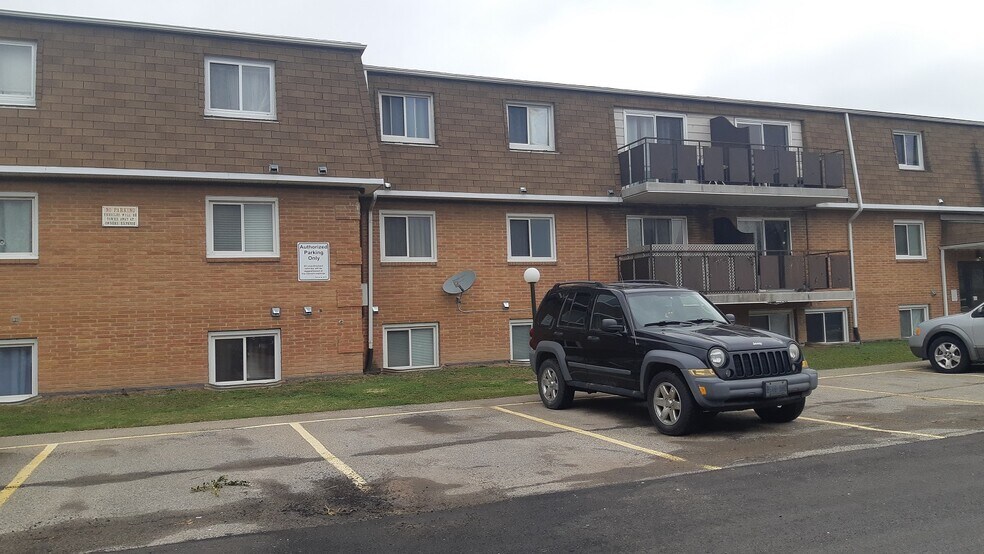 More Photos Of 8800 Willoughby Dr, Niagara Falls Apartments For Sale