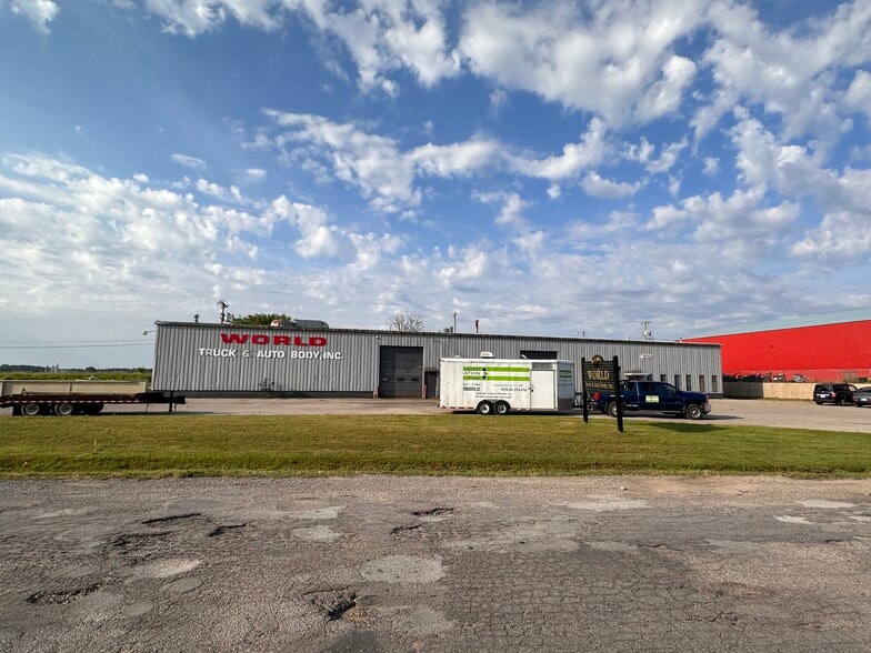 More Photos Of 3945 S Blue Star Dr, Traverse City Service For Lease
