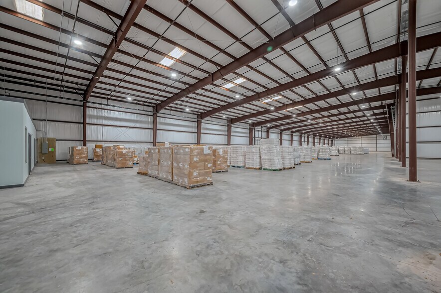 More Photos Of 12708 Jebbia Ln, Stafford Warehouse For Lease