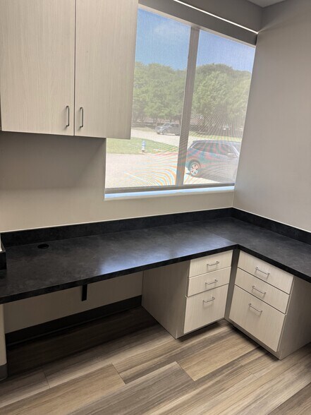 More Photos Of 4601 Old Shepard Place, Plano Medical For Lease