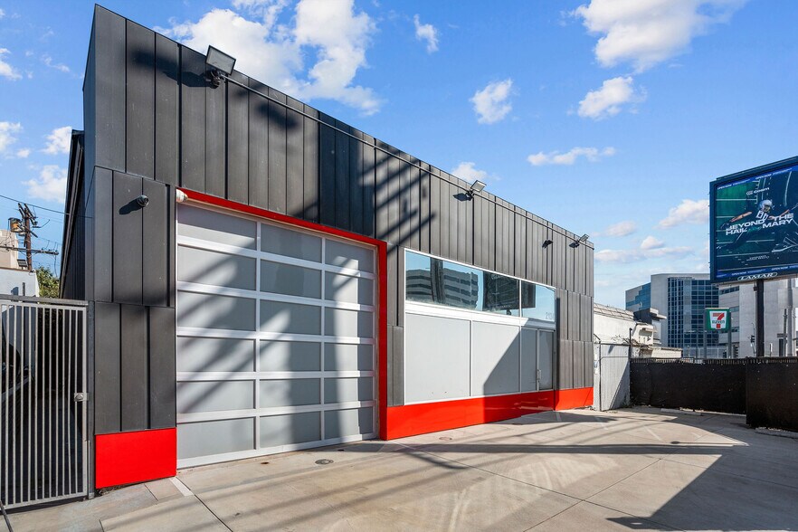 More Photos Of 2134 S Sepulveda Blvd, Los Angeles Showroom For Sale