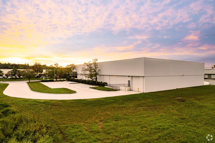 More Photos Of 6900 Tpc Dr, Orlando Warehouse For Sale