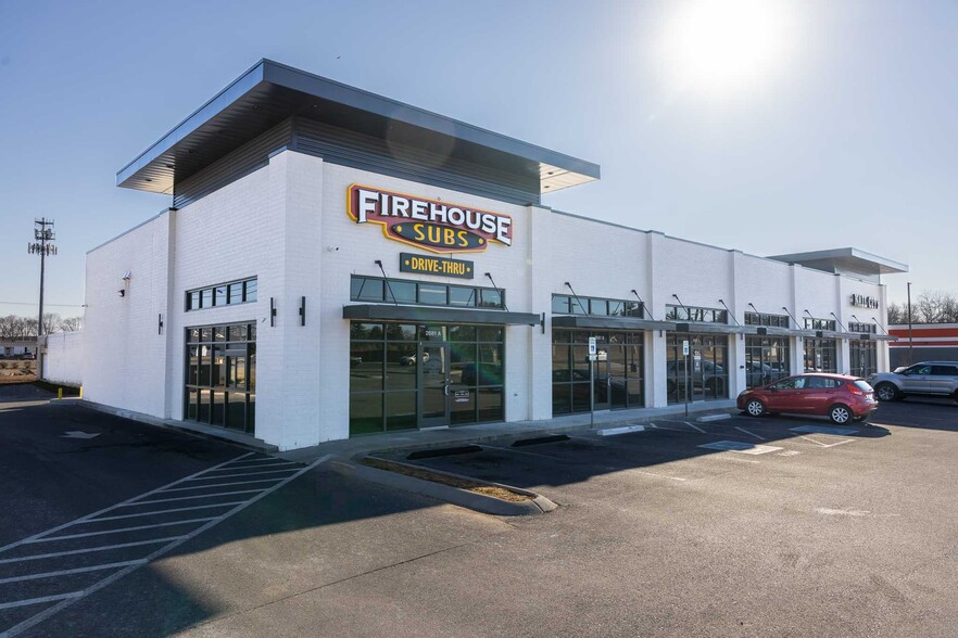 More Photos Of 106 Collier Rd, Clarksville Storefront Retail Office For Lease