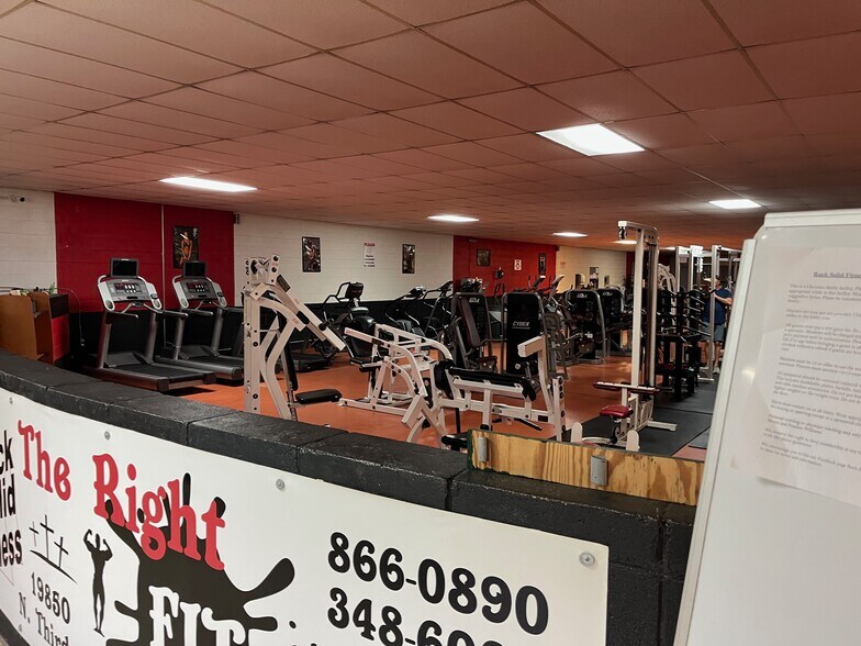 More Photos Of 19850 N 3rd St, Citronelle General Retail For Sale