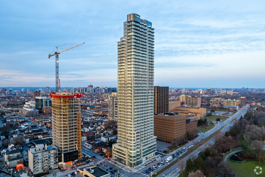 More Photos Of 805 Carling Av, Ottawa Multifamily For Sale